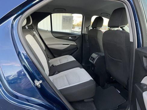 Used 2022 Chevrolet Equinox LS image 36
