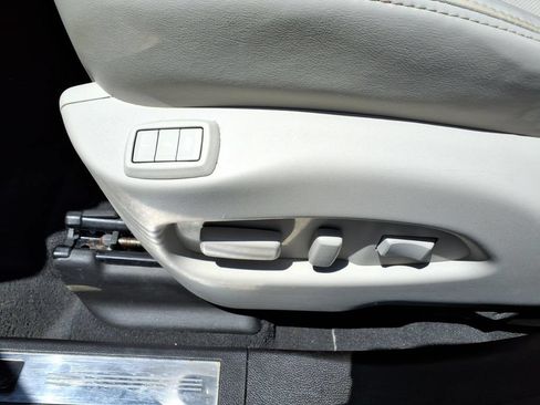 Used 2015 Cadillac SRX Luxury FWD image 21