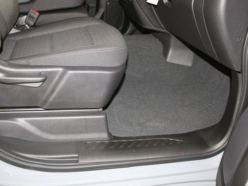 Used 2025 Chevrolet Silverado 1500 Custom Trail Boss w/ LPO, Dark Essentials Package image 11