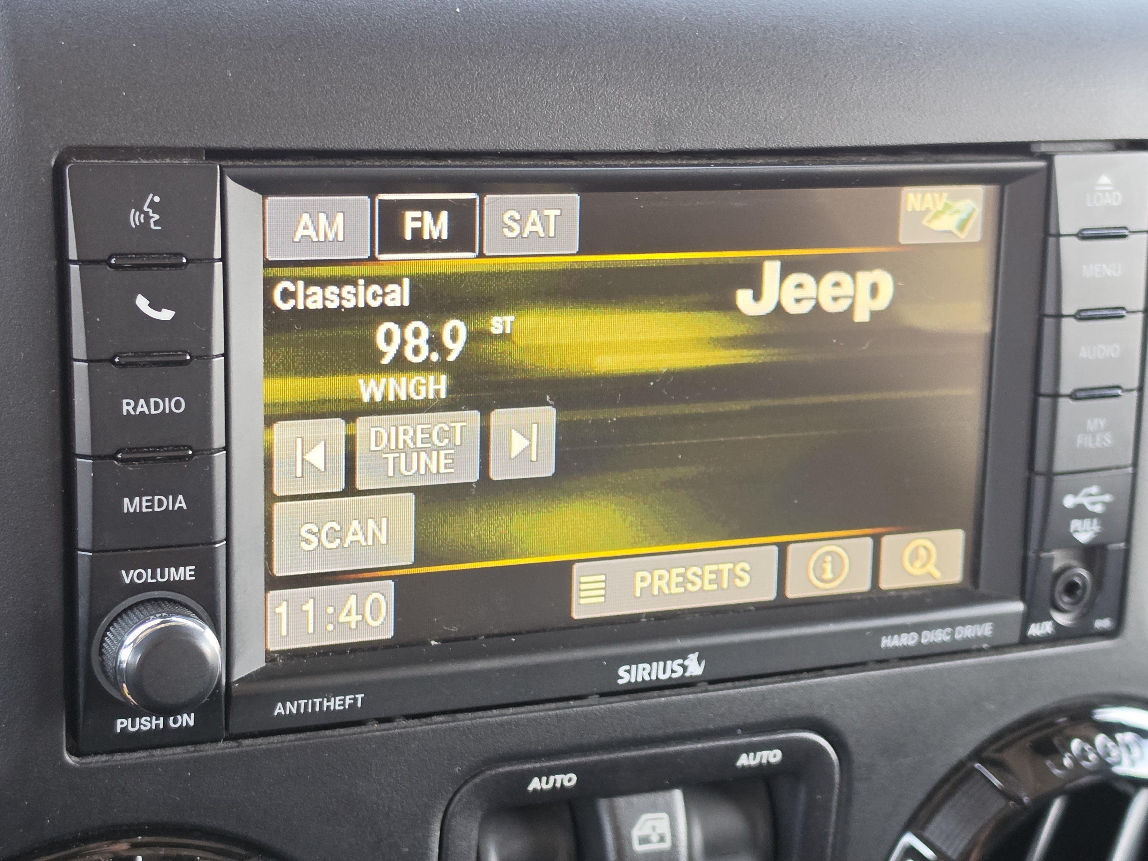 Used 2016 Jeep Wrangler Unlimited Sahara AWD/4WD image 18