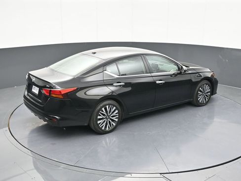 Used 2024 Nissan Altima 2.5 SV image 55