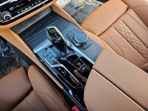 Certified 2023 BMW 530e w/ M Sport Package image 25