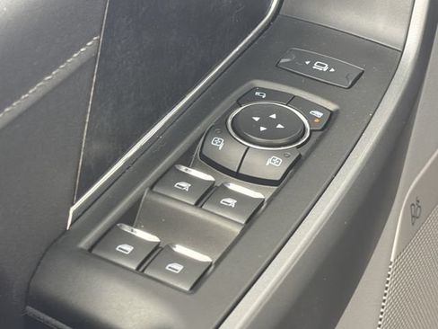Used 2025 Ford F250 XLT w/ Black Appearance Package AWD/4WD image 19