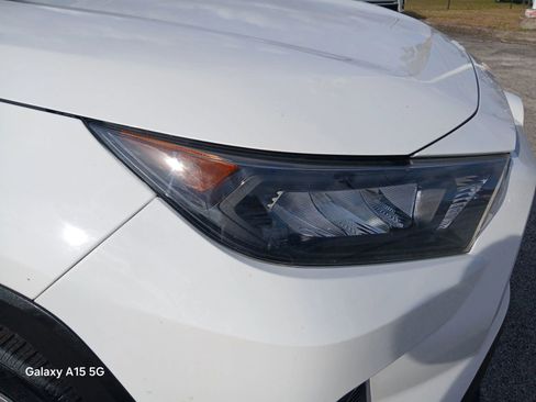 Used 2021 Toyota RAV4 LE image 20