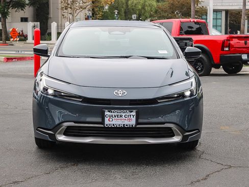 New 2026 Toyota Prius Plug-In Hybrid FWD image 2