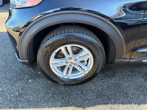 Used 2022 Ford Explorer XLT w/ Equipment Group 202A image 25