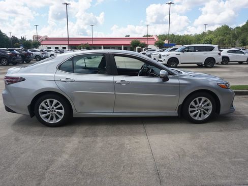 Used 2024 Toyota Camry LE FWD image 23