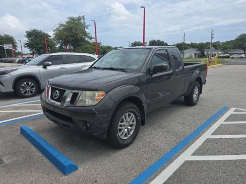 Used 2015 Nissan Frontier SV w/ SV Value Truck Package AWD/4WD image 2