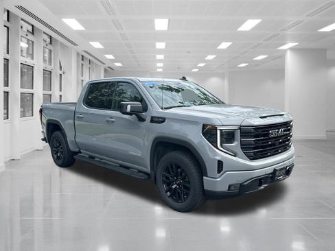 Used 2024 GMC Sierra 1500 Elevation w/ Elevation Premium Package AWD/4WD image 3