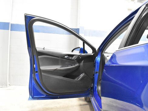 Used 2019 Chevrolet Cruze LT image 10