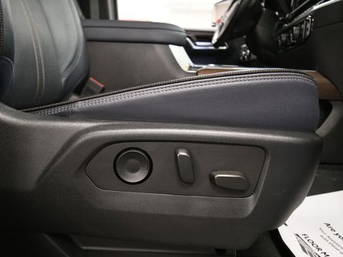 Used 2024 Chevrolet Silverado 2500 High Country w/ High Country Premium Package image 29