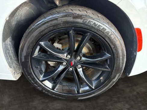 Used 2018 Dodge Charger SXT w/ Blacktop Package RWD image 36