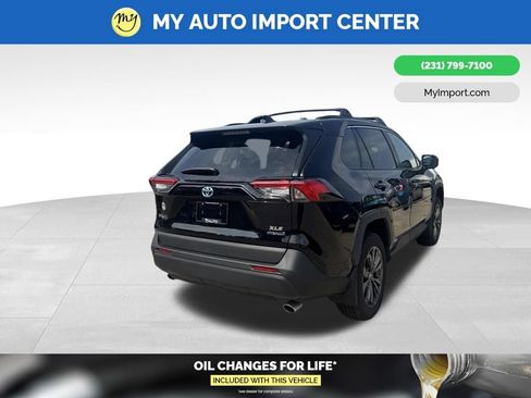 Used 2024 Toyota RAV4 XLE Premium w/ Weather Package AWD/4WD image 7