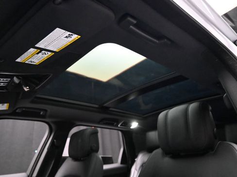 Used 2022 Land Rover Range Rover Sport HSE Silver Edition image 19