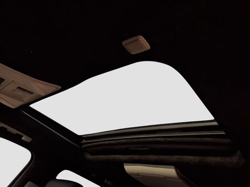 Used 2015 Cadillac Escalade ESV Premium image 17