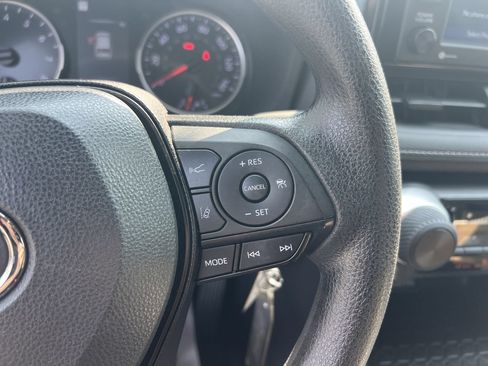 Used 2022 Toyota RAV4 LE FWD image 20