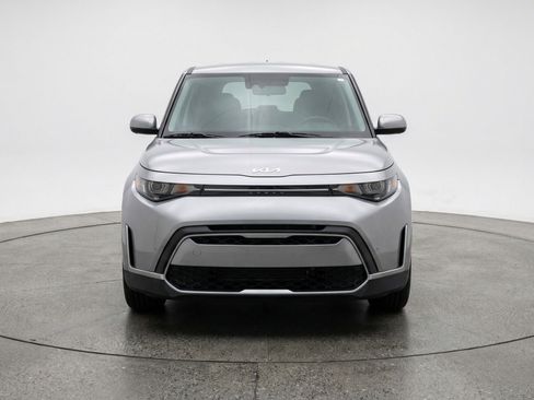 Used 2025 Kia Soul LX w/ LX Technology Package FWD image 2