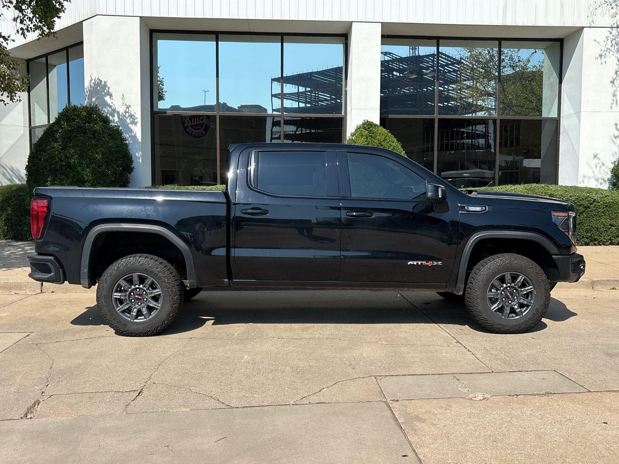 Used 2026 GMC Sierra 1500 AT4X AWD/4WD image 9
