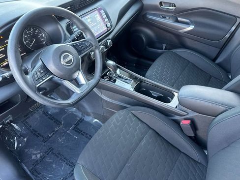 Used 2024 Nissan Kicks SV image 9