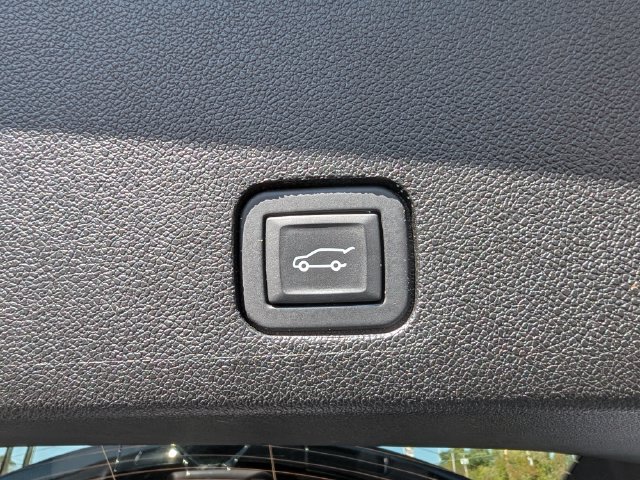 Used 2024 Cadillac XT6 Sport w/ Technology Package AWD/4WD image 21