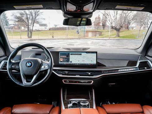 Used 2024 BMW X5 xDrive40i w/ Premium Package image 12