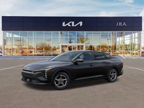New 2026 Kia K4 LXS image 3