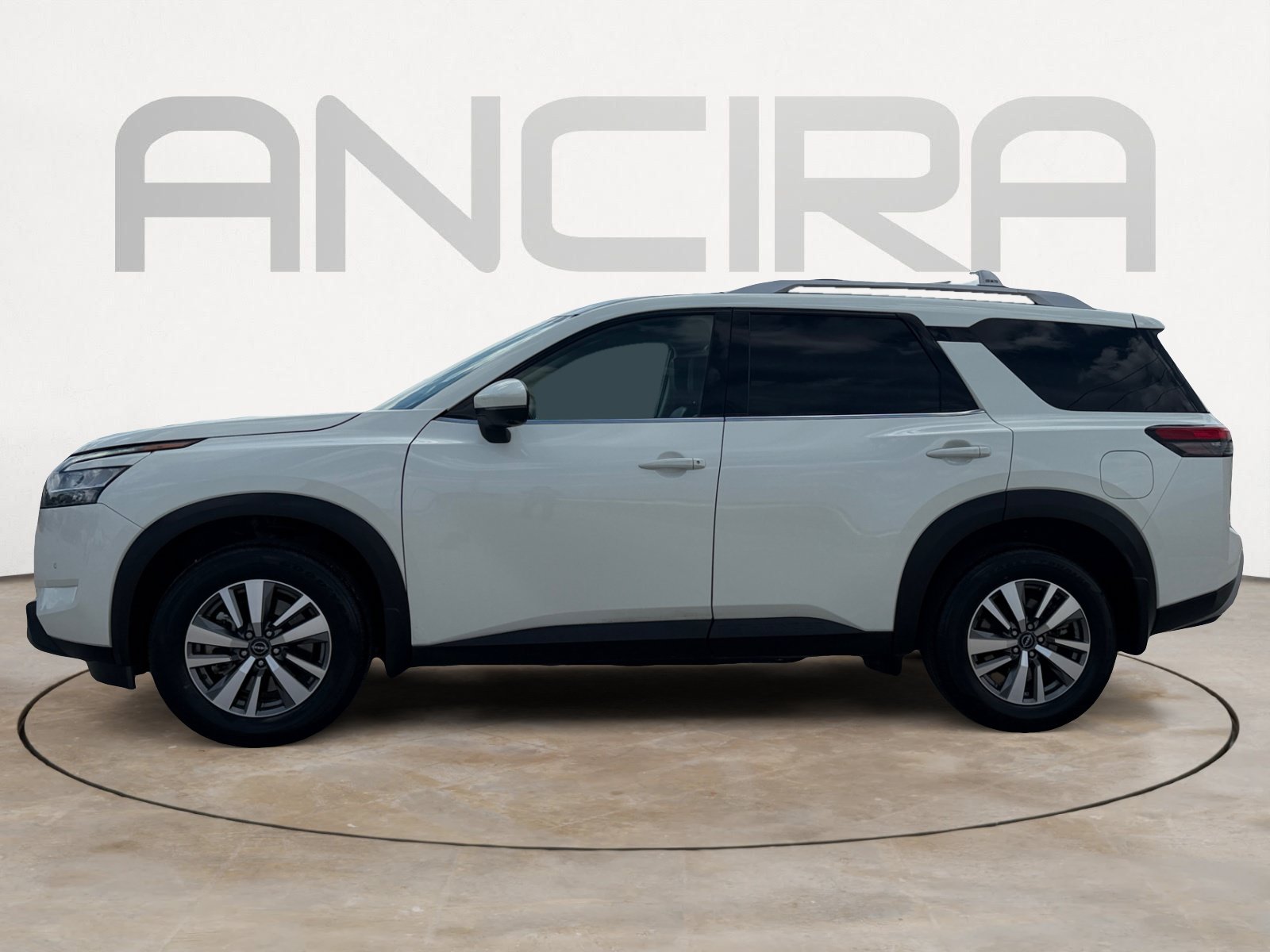Used 2023 Nissan Pathfinder SL w/ Black Appearance Package FWD image 7