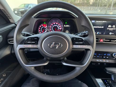 Used 2021 Hyundai Elantra SEL FWD image 20