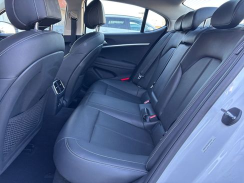 Used 2025 Genesis G70 2.5T image 27