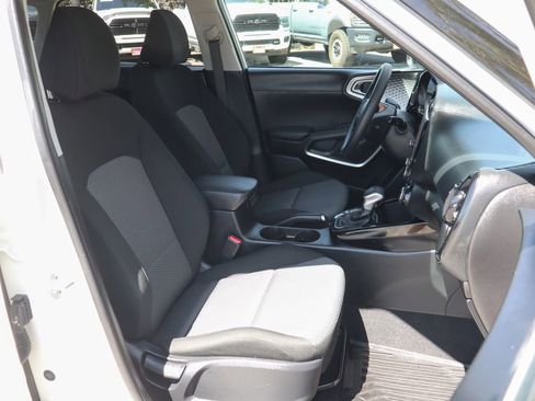 Used 2023 Kia Soul S FWD image 41