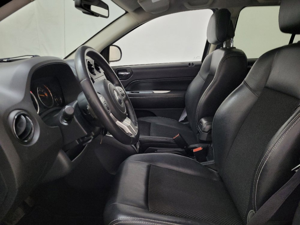 Used 2016 Jeep Compass Latitude AWD/4WD image 17