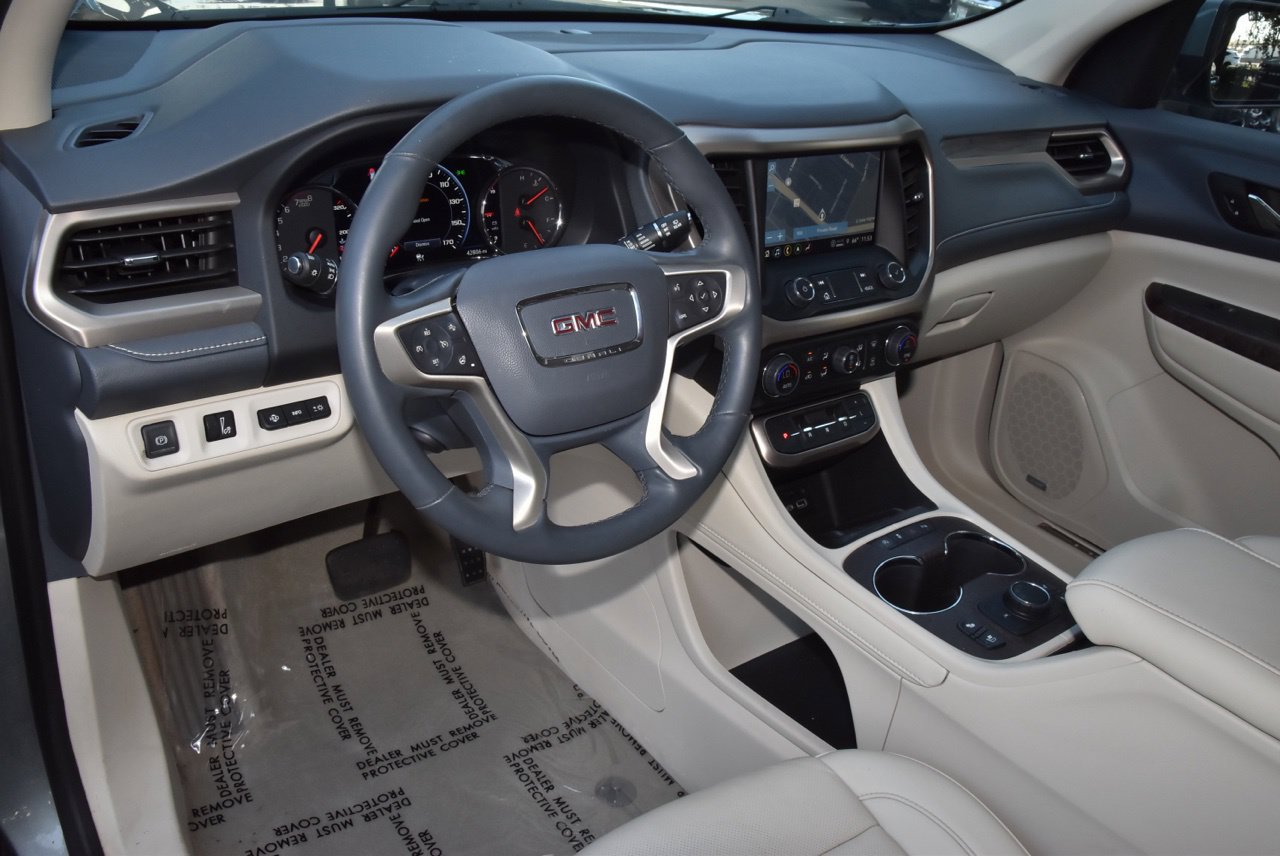 Used 2023 GMC Acadia Denali w/ Denali Technology Package FWD image 34