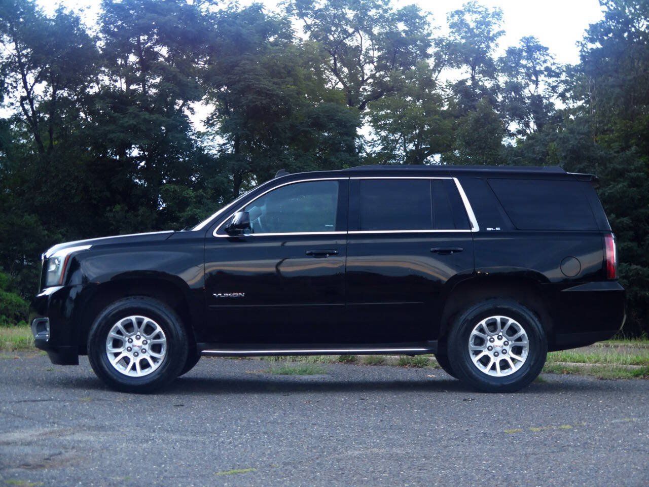 Used 2015 GMC Yukon SLE AWD/4WD image 2