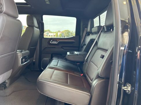 Used 2022 GMC Sierra 1500 Denali w/ Denali Reserve Package AWD/4WD image 9