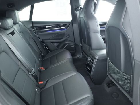 Used 2025 Porsche Macan Electric w/ Premium Package image 25