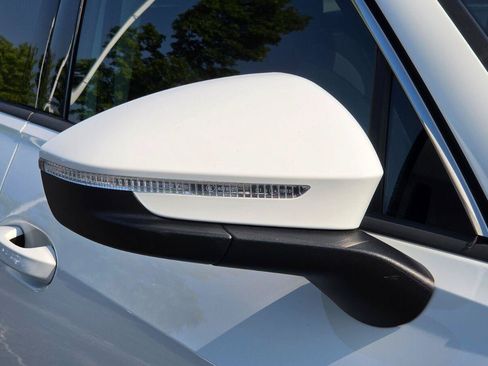 Certified 2025 Volkswagen Tiguan S FWD image 12