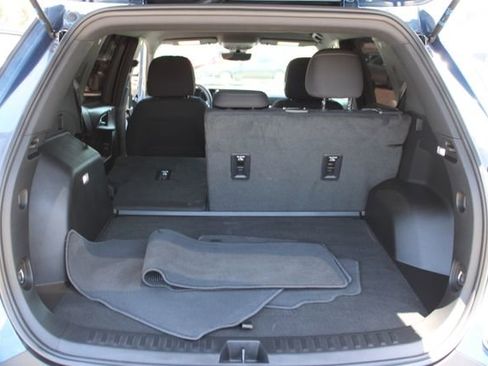 Used 2025 Chevrolet Equinox LT w/ Safety and Technology Package FWD image 34