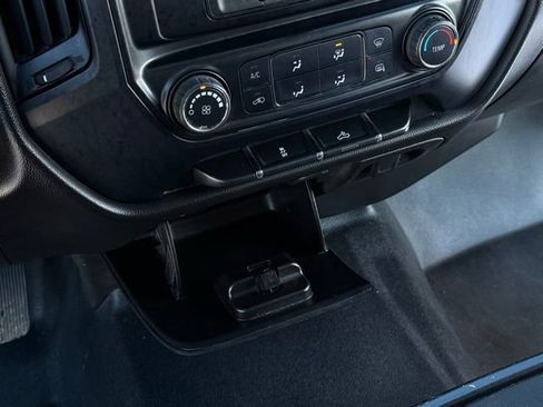 Used 2018 Chevrolet Silverado 1500 Custom image 21