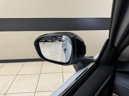 Used 2024 Mitsubishi Outlander 4WD Plug-In Hybrid image 19