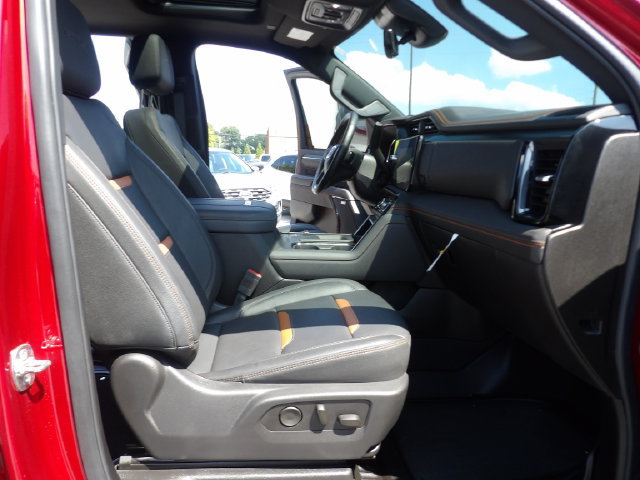 Used 2025 GMC Sierra 3500 AT4 w/ AT4 Premium Plus Package AWD/4WD image 32