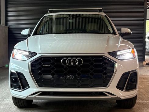 Used 2023 Audi Q5 2.0T Premium w/ Convenience Package AWD/4WD image 6
