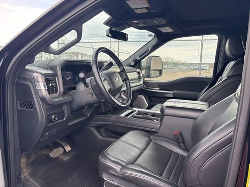 Used 2025 Ford F350 Platinum w/ Tremor Off-Road Package AWD/4WD image 9