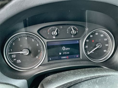 Used 2022 Buick Enclave Essence image 12