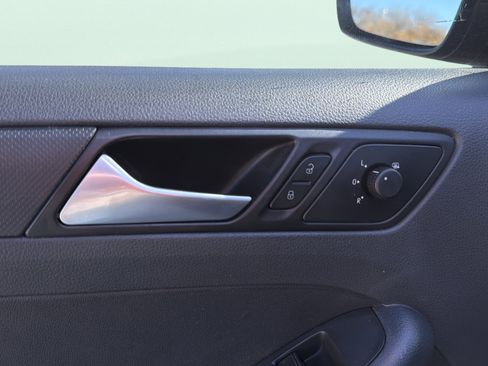 Used 2014 Volkswagen Jetta S image 21