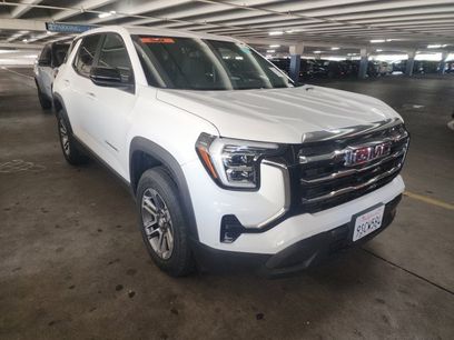 Used 2025 GMC Terrain Elevation
