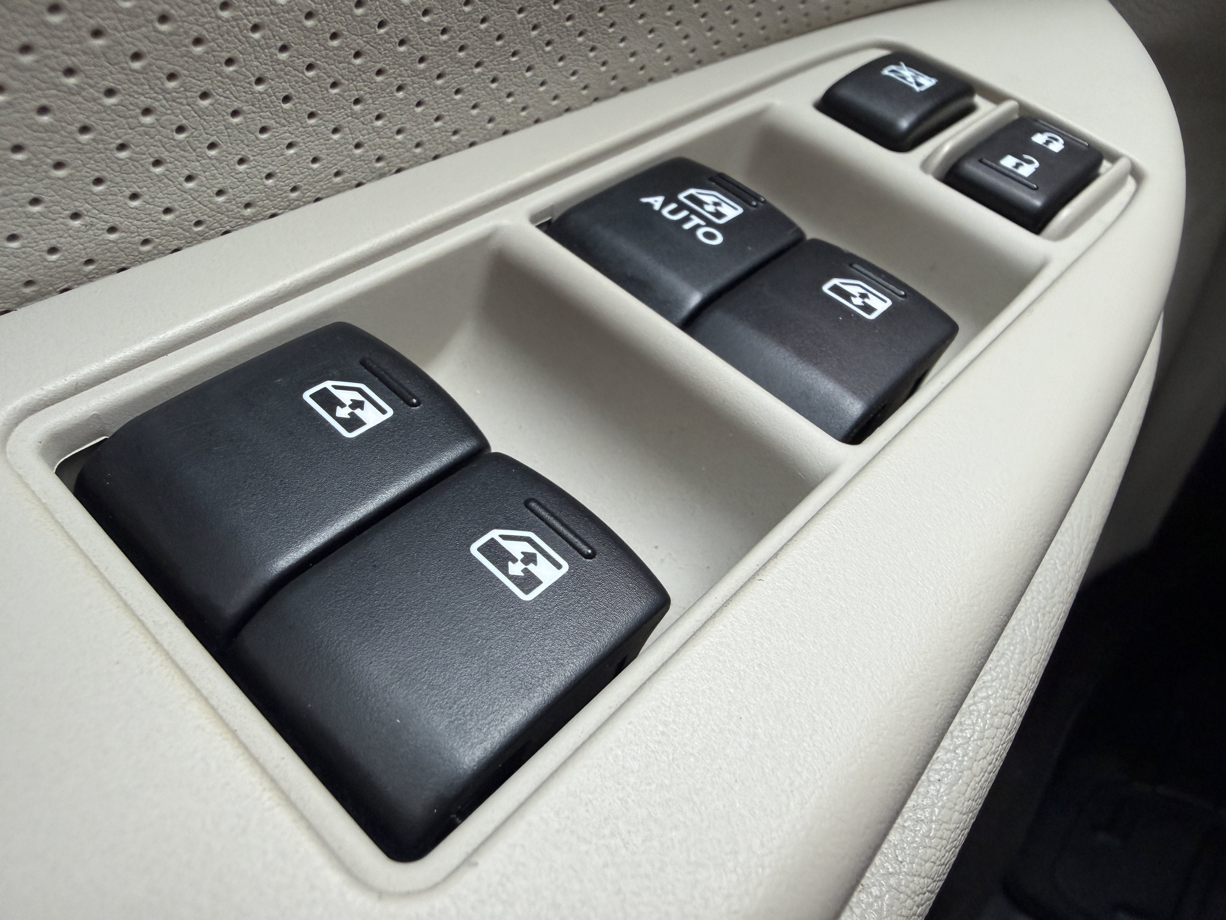 Used 2013 Subaru Outback 2.5i Limited AWD/4WD image 32