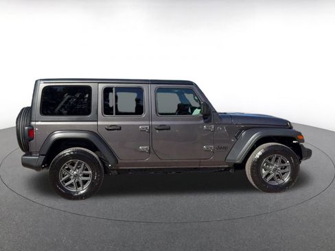 Used 2025 Jeep Wrangler Sport S image 16