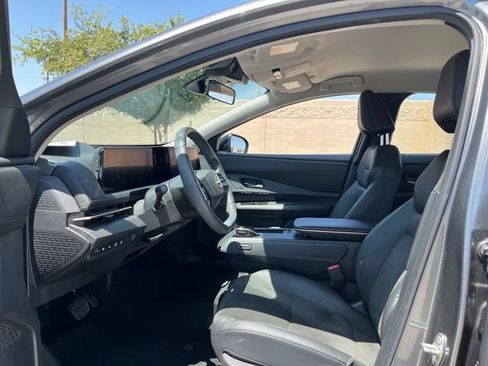 Used 2024 Nissan Ariya FWD image 12