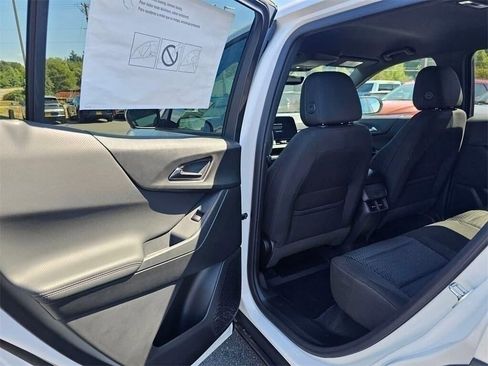 New 2026 Chevrolet Equinox LT w/ Safety and Technology Package FWD image 16