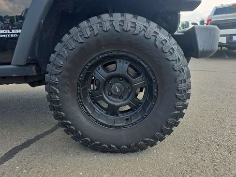 Used 2015 Jeep Wrangler Unlimited Rubicon w/ Dual Top Group AWD/4WD image 10